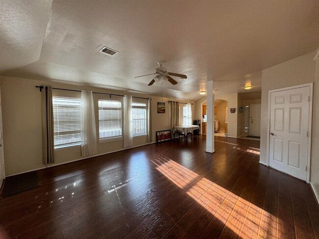 Building Photo - 12835 Wisteria Park Dr