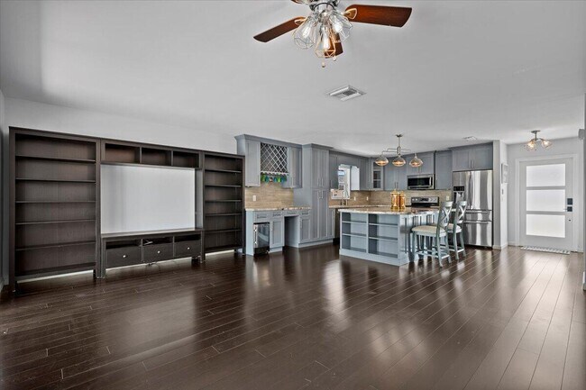 Building Photo - 3601 S Ocean Blvd