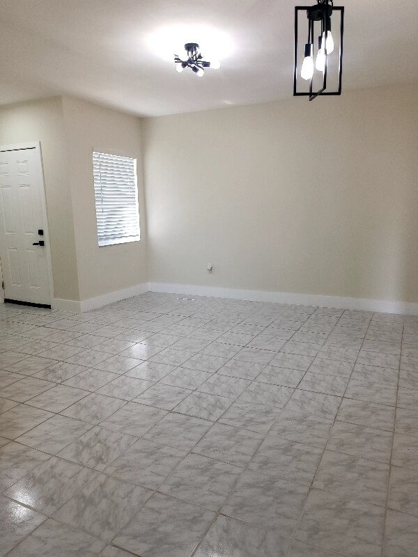 Foto del edificio - 2489 SW 27th St