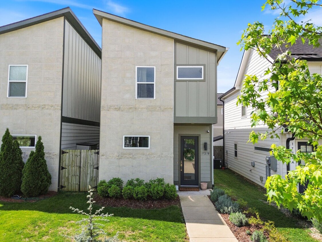 Photo - 1727B Pecan Street-