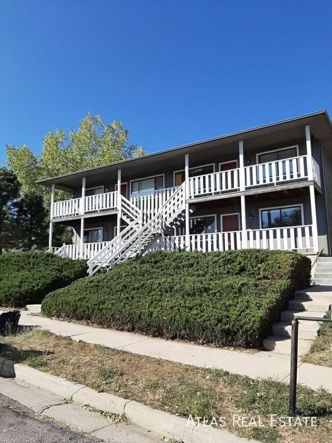 Building Photo - 2112 Friendship Pl