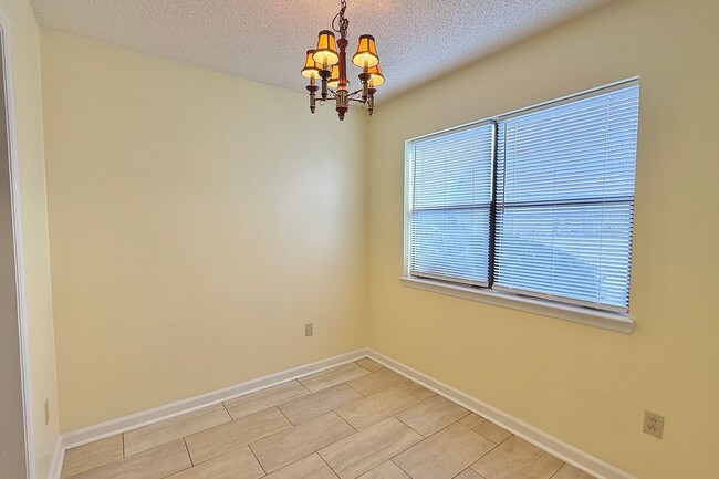 Building Photo - AVAILABLE MID-MARCH 2026! (No Pets Preferred)