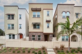 Building Photo - 729 Daniel Freeman Cir