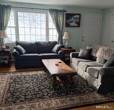 Building Photo - 708 E Pond Meadow Rd