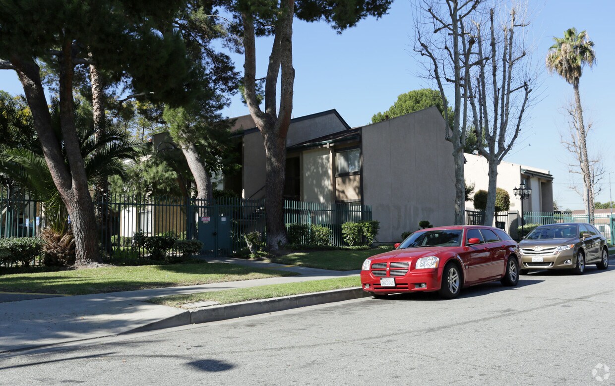 Watts Arms II Apartments Los Angeles, CA