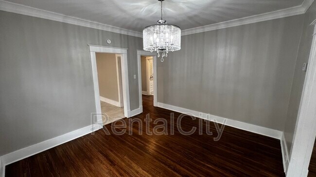 Foto del edificio - 1288 Castalia St