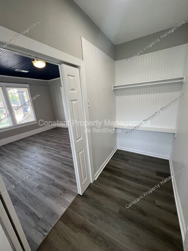 Foto del edificio - 495 Pittman St