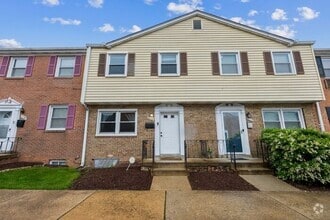 Building Photo - 5170 Clacton Ave