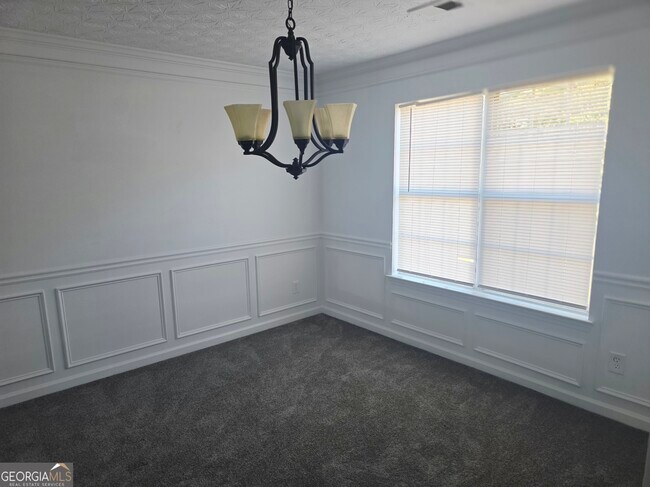 Building Photo - 255 Dairyland Dr