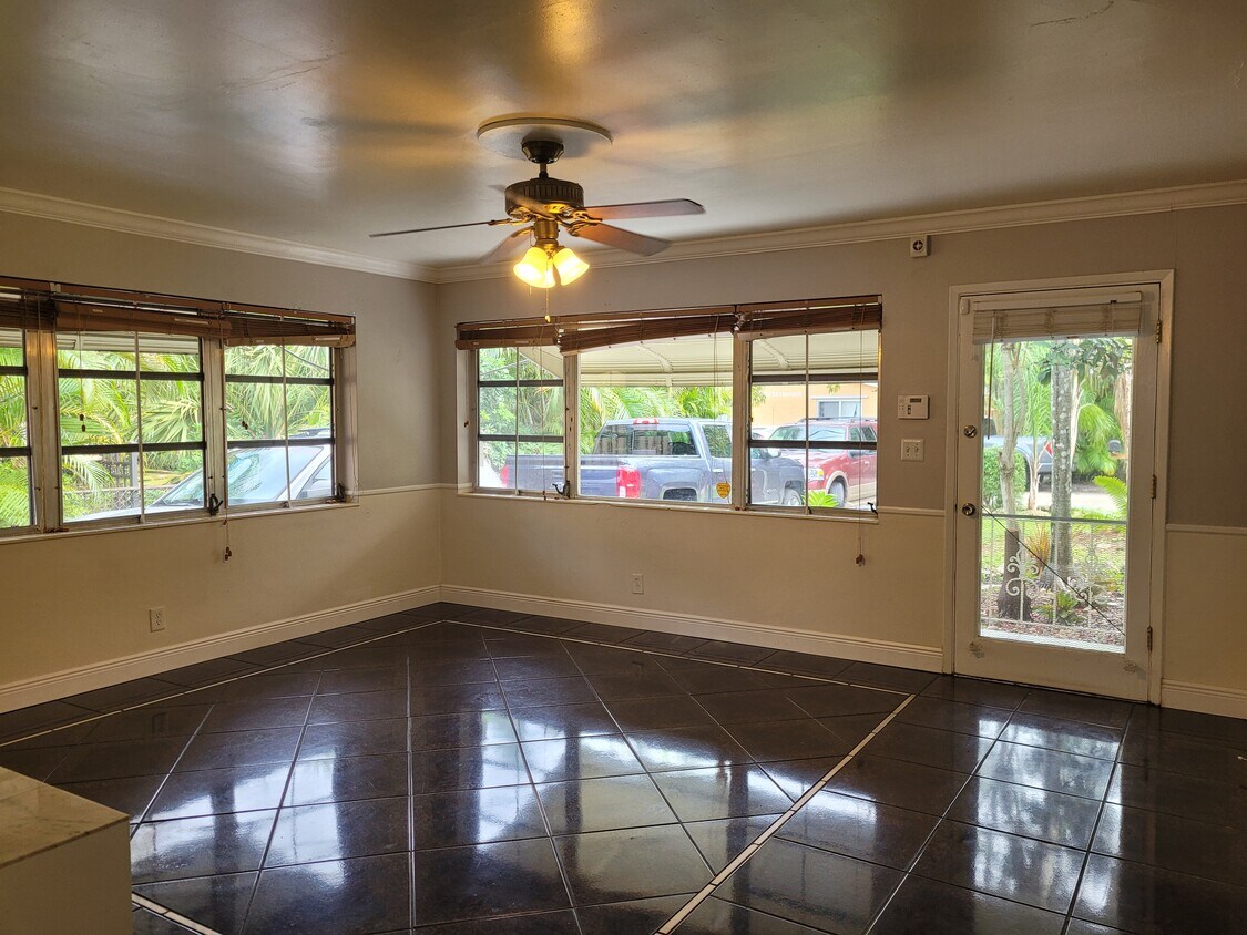 815 SW 14th Ter, Fort Lauderdale, FL 33312 House Rental in Fort