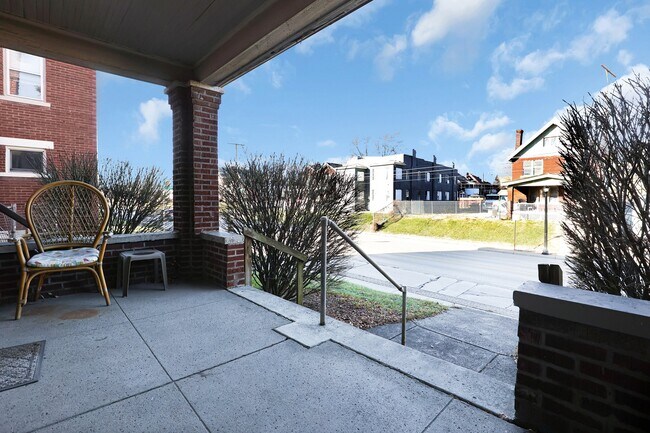 Foto del edificio - 1259 E Livingston Ave