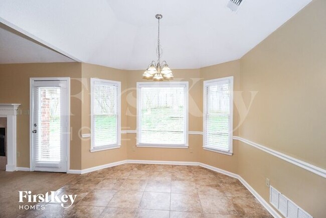 Building Photo - 9330 Sarsen Dr