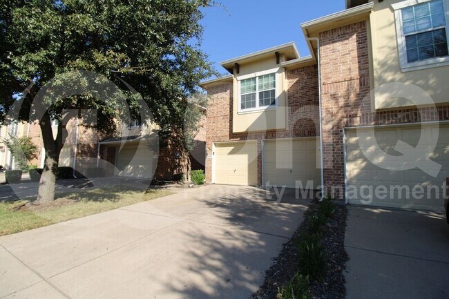 Building Photo - 9984 Fleetwood Dr