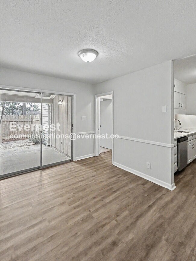 Foto del edificio - 2723 Reynolds Park Rd