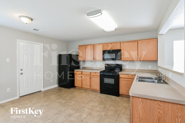 Foto del edificio - 8143 Chancewood Ln