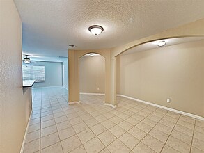 Building Photo - 725 Totem Trail Dr