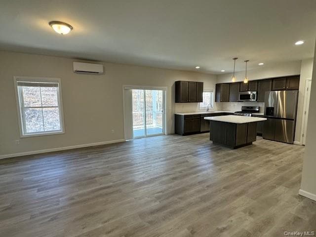 Building Photo - 4 S Hls Wy