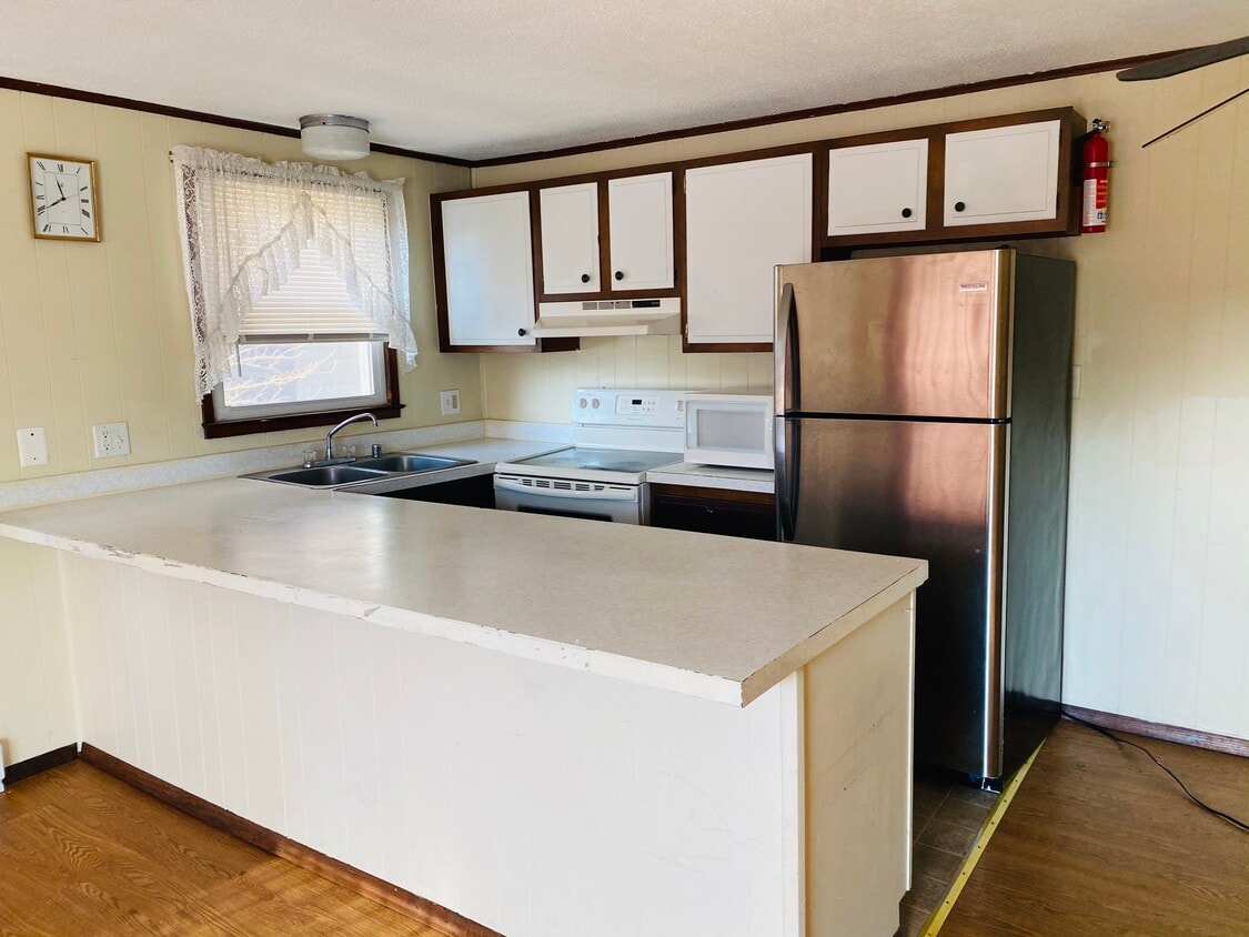 Kitchen - 304 26th St
