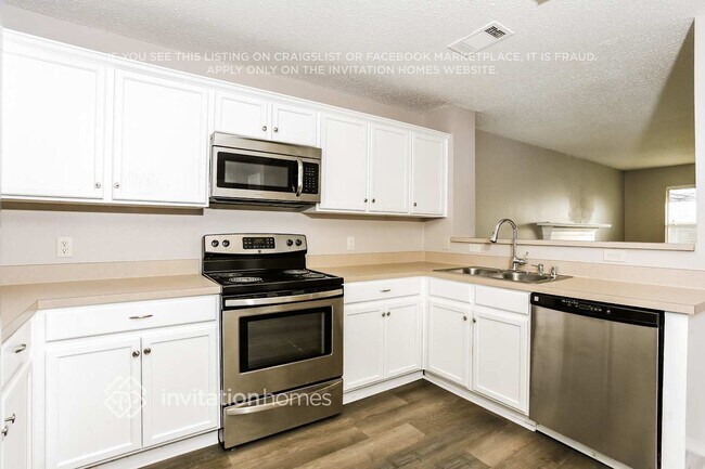 Building Photo - 825 Monette Dr