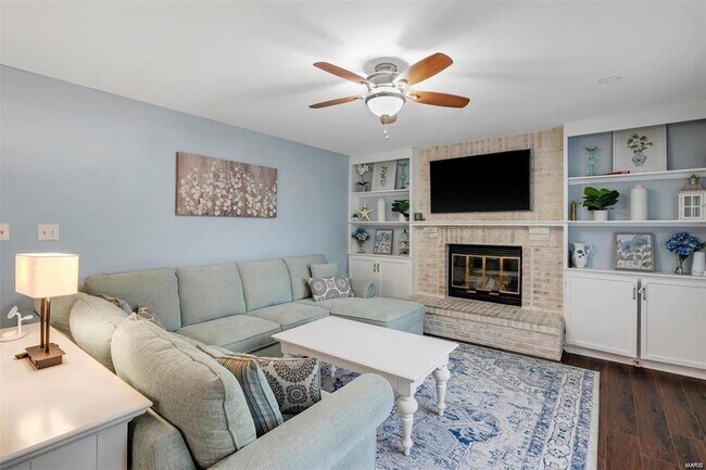 Foto del edificio - 742 Oak Hall Ln