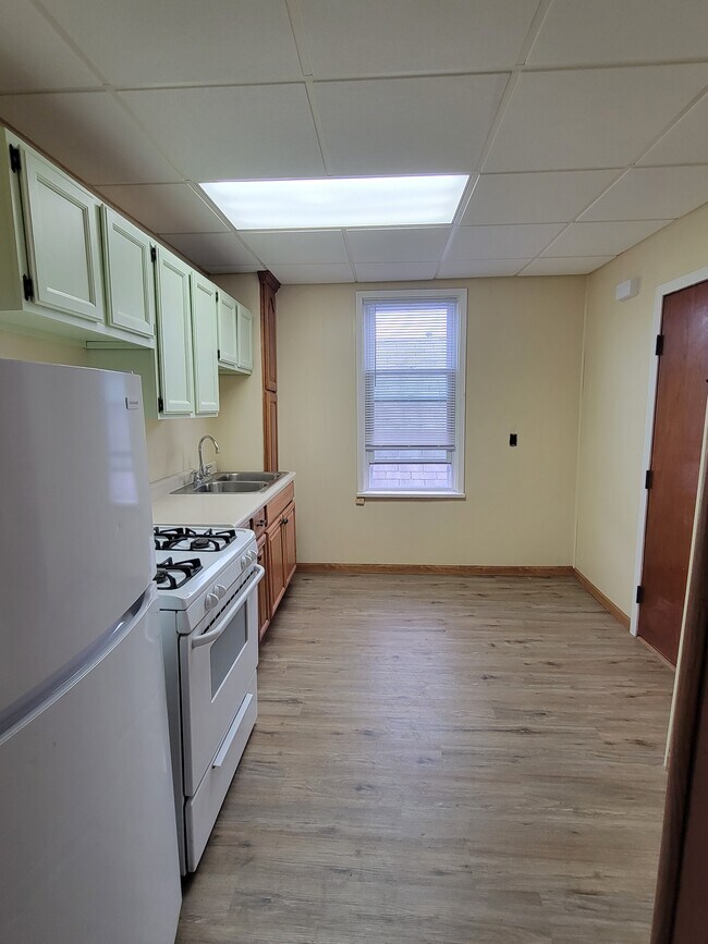 Building Photo - 2853 S Farrell St