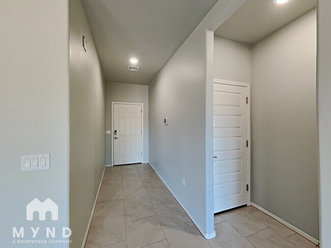 Foto del edificio - 7470 W Corona Rd