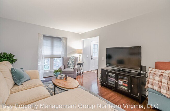 Building Photo - 3 br, 2.5 bath House - 10212 SASSAFRAS WOO...