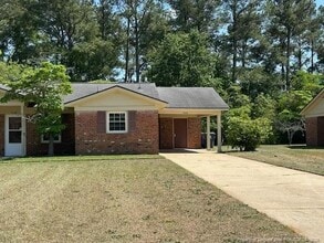 Building Photo - 909 Southview Cir