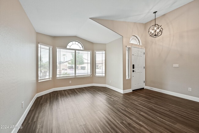 Foto del edificio - 8775 W Adam Ave