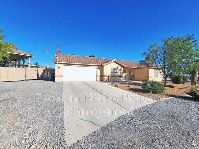 Building Photo - Round Up Ct 380 S