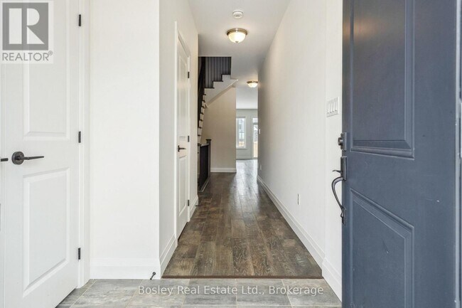 Building Photo - 213 Yellow Birch Cres