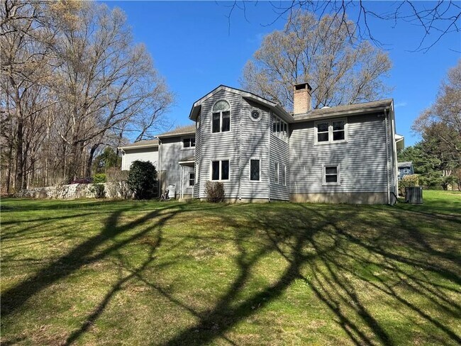 Foto del edificio - 4 Apple Orchard Ln