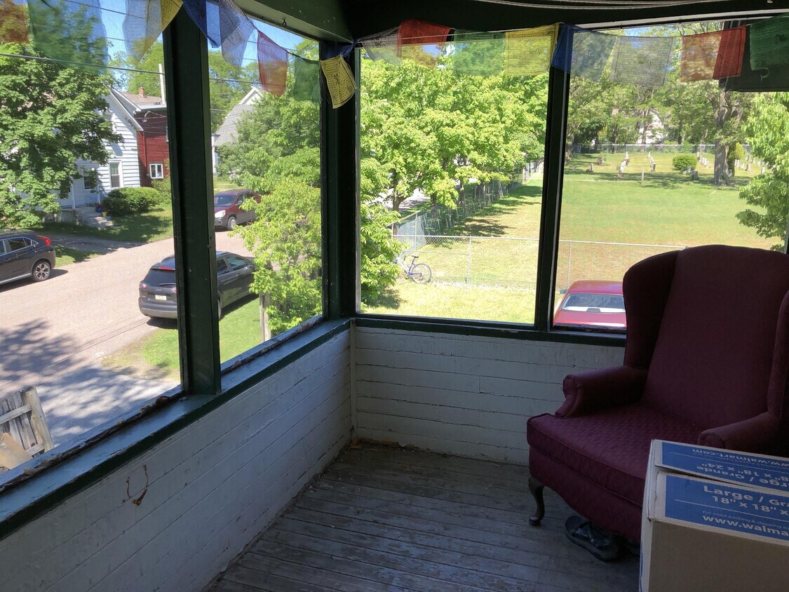 Foto principal - 210 N Willard St