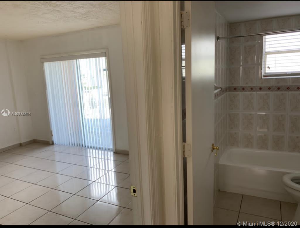1655 W 44th Pl Hialeah, FL 33012 Alquileres en Hialeah, FL