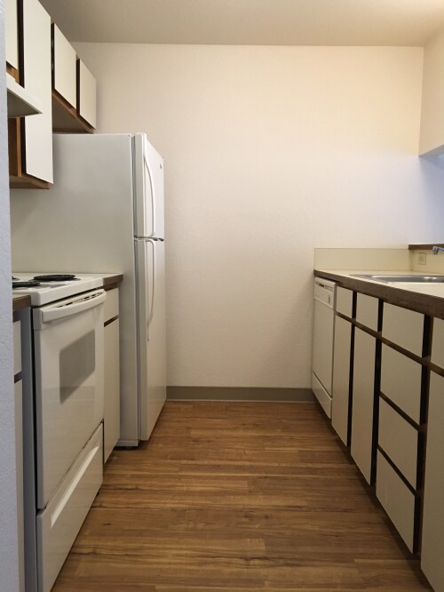 Building Photo - TANGLEWOOD - 1 bedroom