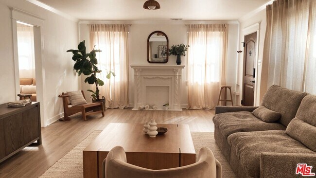 Foto del edificio - 1146 Mullen Ave