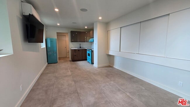 Building Photo - 8718 St Ives Dr