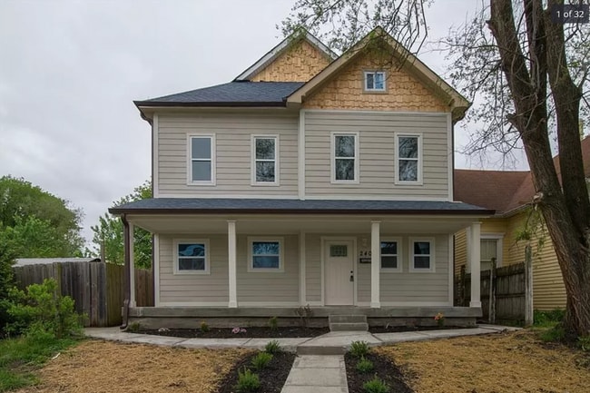 Front of house - 242 N Summit St