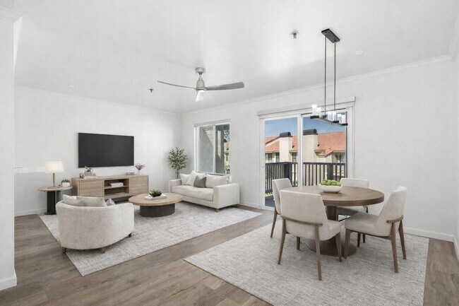 Foto del edificio - 43376 Cook St