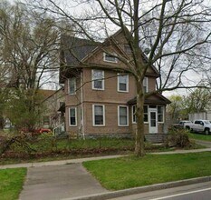 Building Photo - 211 Parsells Ave