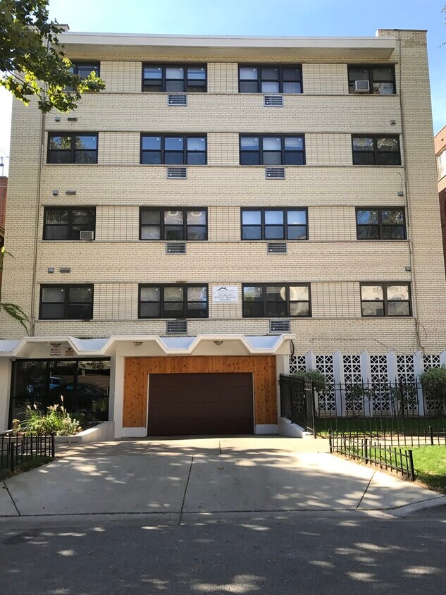 Foto principal - 5940 N Kenmore Ave