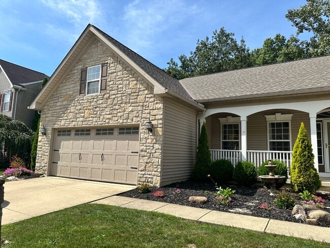 Building Photo - 1052 Arrowhead Dr