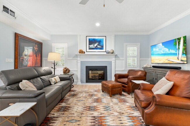 Building Photo - 1240 Palmetto Ct