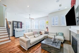 Building Photo - 1919 Colquitt St