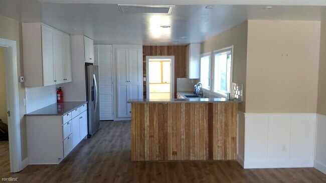Foto del edificio - 2 br, 2 bath House - 144 Vallejo Avenue