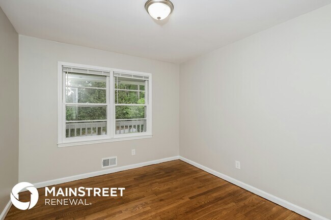 Foto del edificio - 6485 Sherwood Trail