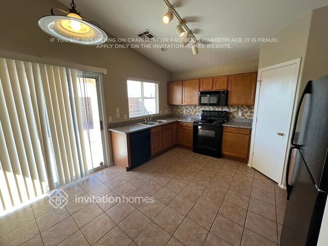 Building Photo - 12110 N 130th Dr