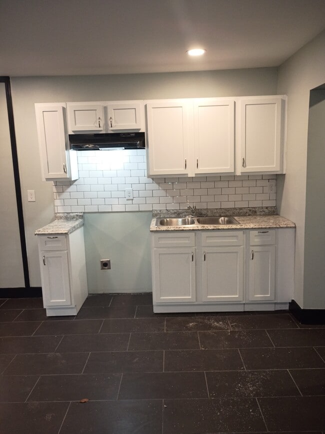 Foto del edificio - 1796 Wildrose St