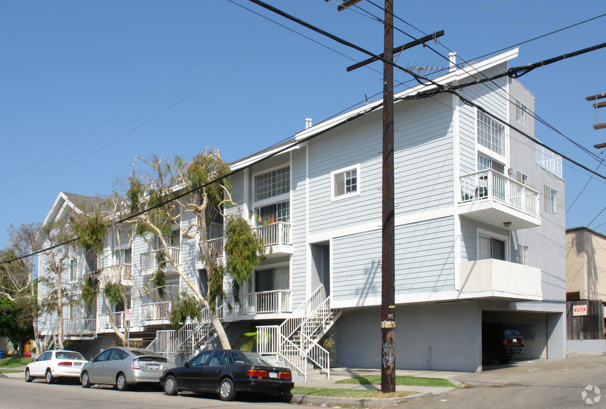 Building Photo - 10425 Tabor St