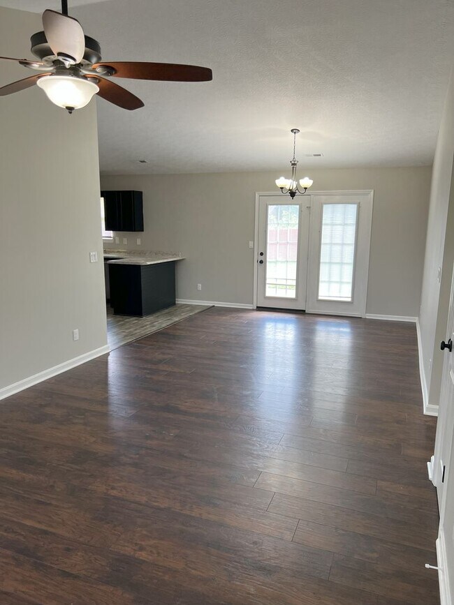 Foto del edificio - 3-Bedroom Home in Desirable Fields of Lancassange, Jeffersonville